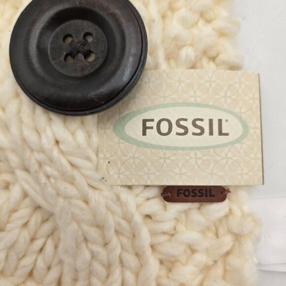 New FOSSIL Tori Pristine Acrylic Soft Scarf Neutral Crochet Ivory Large Button - Picture 4 of 8